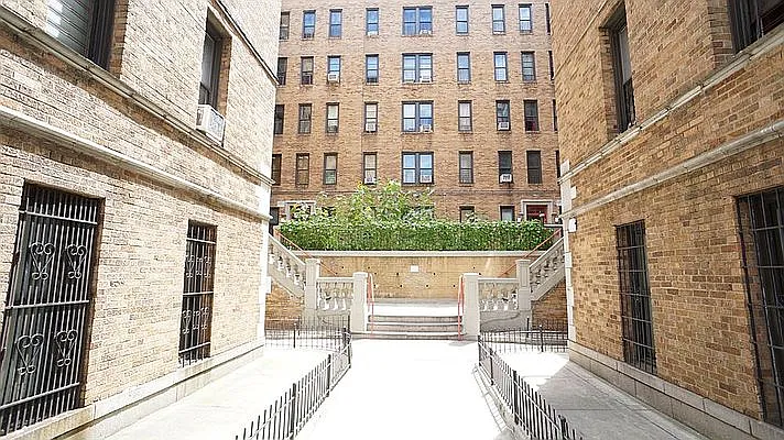 Rented by Bruma Realty LLC | media 9