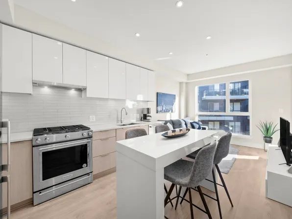 8508 Rivergrass Dr #411, Vancouver, BC V5S 0H4