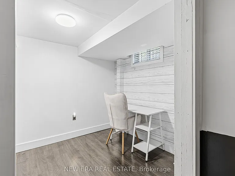 5 Shetland Cres — Photo 30