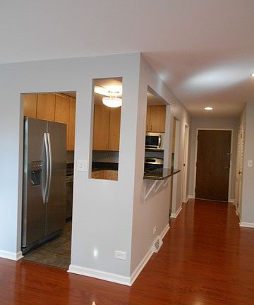 3rd image of 1230 Park Ave W APT 214