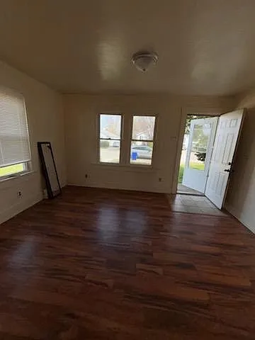 1305 E Lawrence St — Photo 14