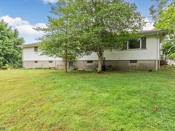 4th image of 6 Orchard Dr