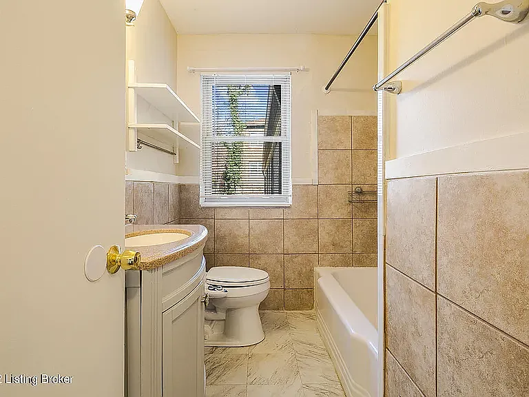 2314 Grinstead Dr — Photo 6
