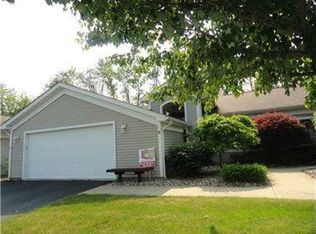 18 Golfwood Dr, Hermitage, PA 16148