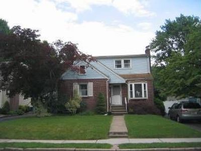 208 Porter Ave, Bergenfield, NJ, 07621