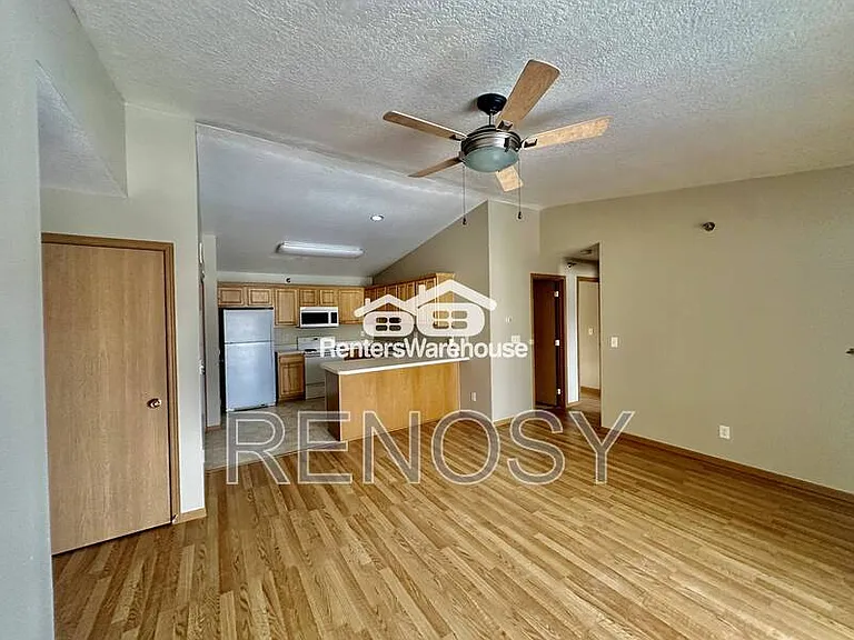 5924 Sutton Pl #10 — Photo 11