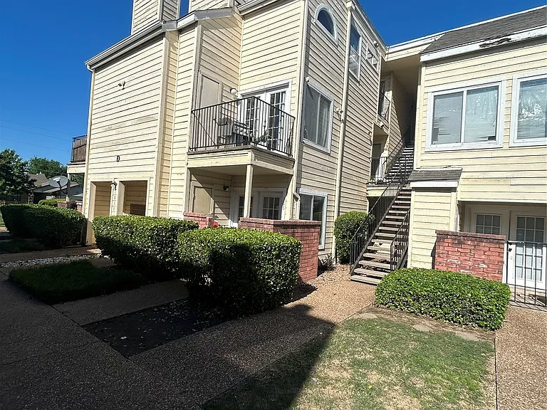 1808 E 66th Pl #D-206 — Photo 1