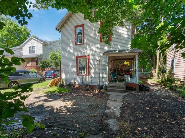 820 Brown St, Akron, OH 44311