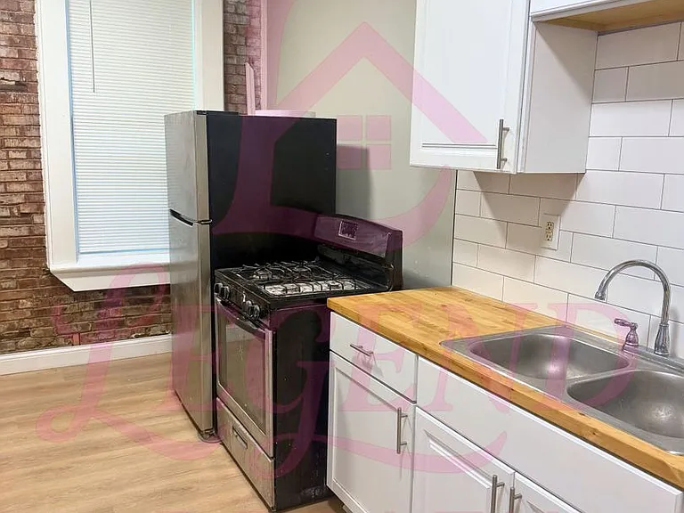 2918 Miami St #1F — Photo 4