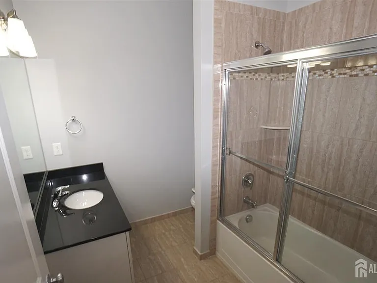 1299 Saint George Ave #103 — Photo 20