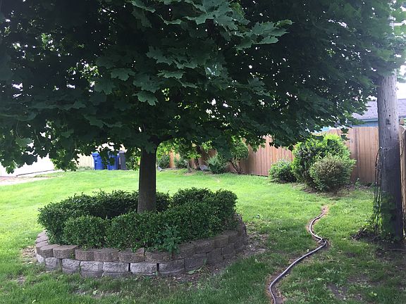 5th image of 14 Rosemont Dr