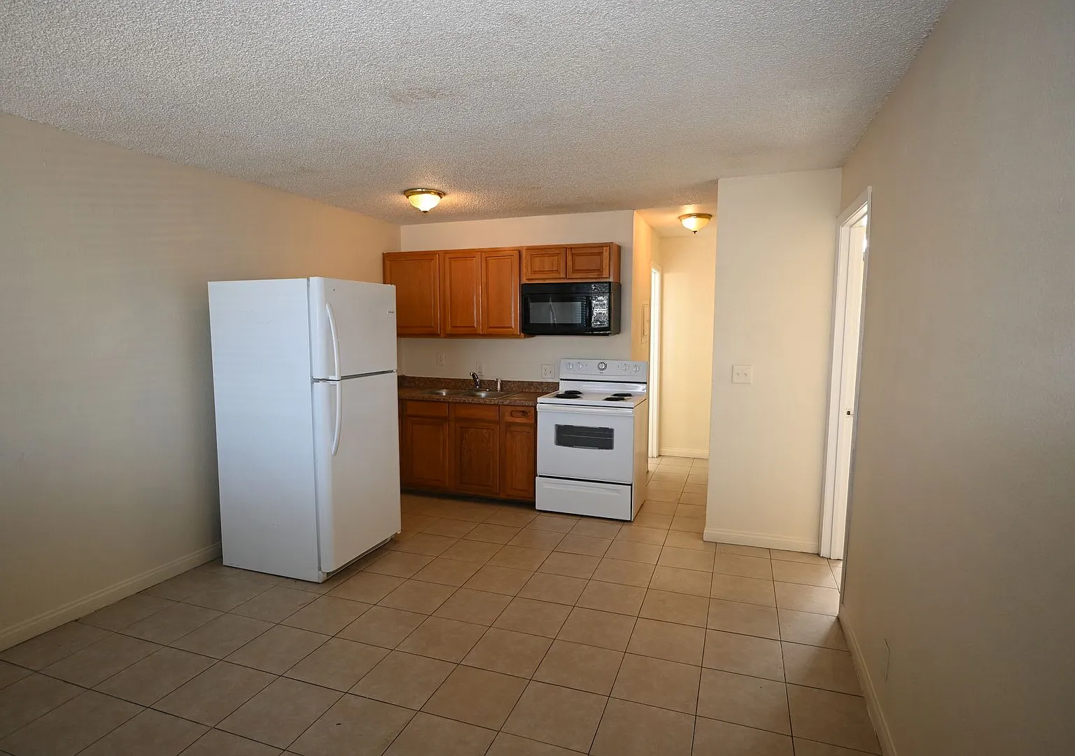3021 E Carey Ave #5 - 1 Bed Apartment - NO PETS — Photo 2