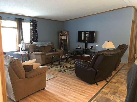 4th image of 3 Pinewood Dr