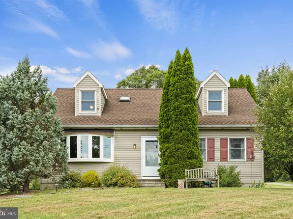 110 S Camp St, Windsor, PA 17366