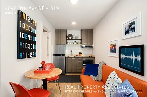 4046 8th Ave NE Photo 1