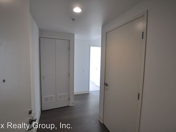 3rd image of 1400 Mission St #1500