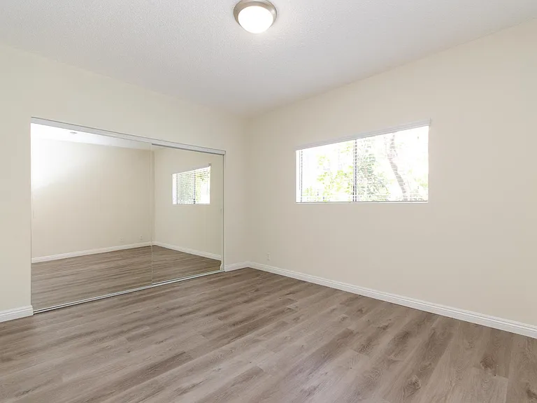 1939 Beloit Ave #103 — Photo 19