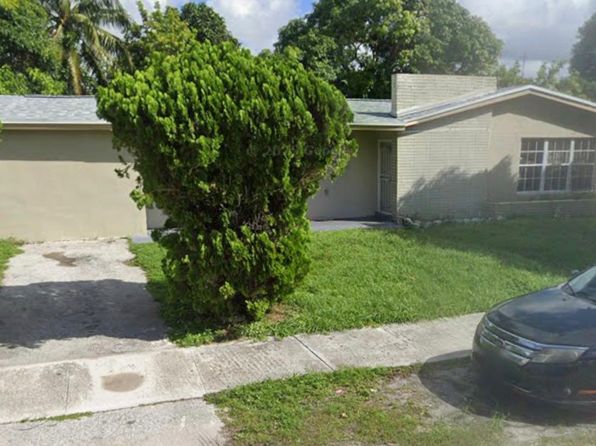 2045 NW 192nd Ter