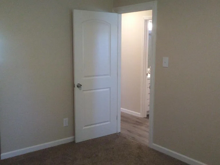 646 Ashbury Ave — Photo 6