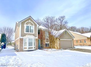 2600 Locksley Ct, Troy, MI