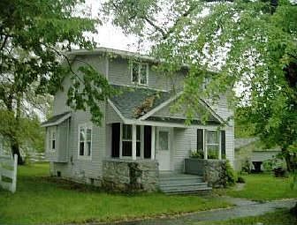 1st image of 914 S 33rd St