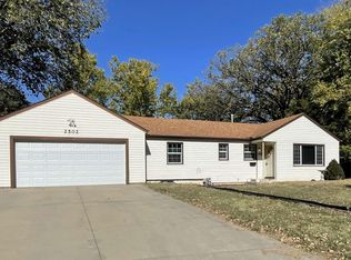 2502 SW Shunga Dr, Topeka, KS 66611