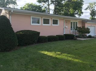1436 14th St, Bettendorf, IA 52722