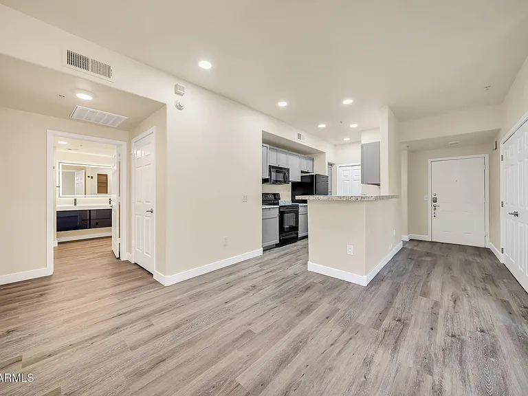 9820 N Central Ave #120 — Photo 11