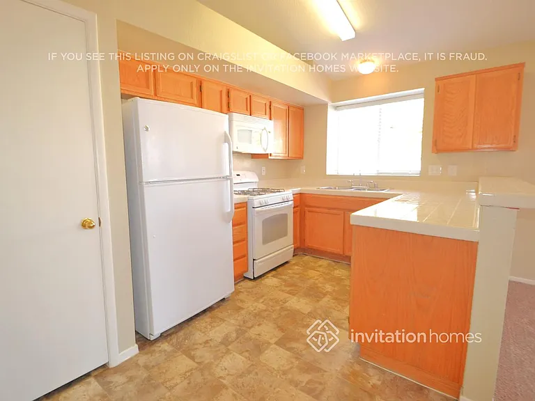 941 Chaps Cir — Photo 4
