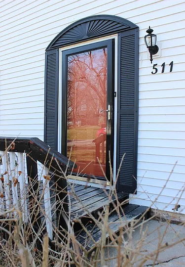511 E State St photo 1