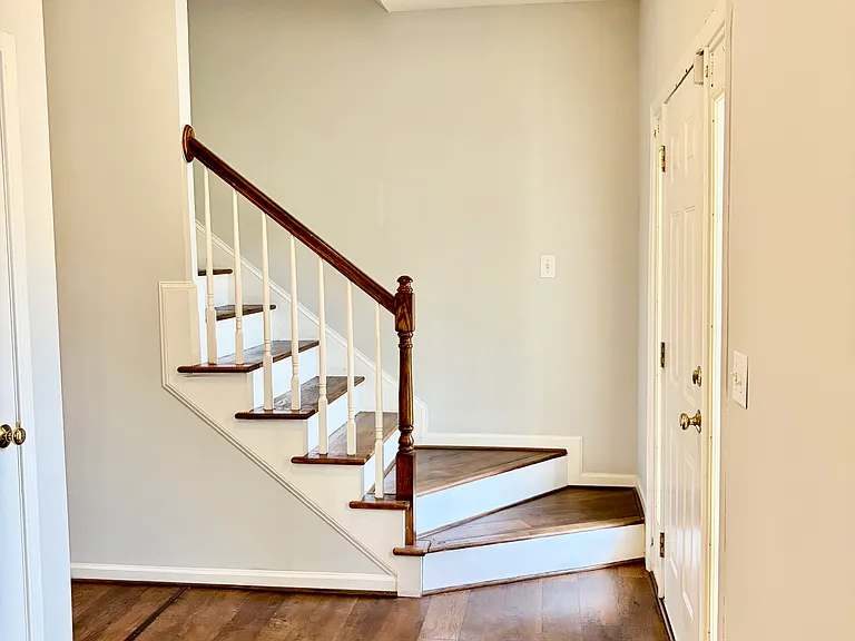 3935 Blairwood St — Photo 2