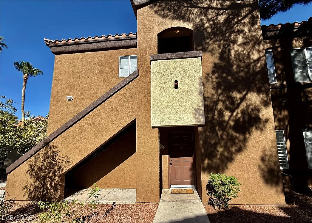 2 bed, 2.0 bath, 1131 sqft, $1,425 — Photo 1