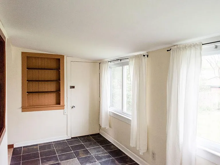 28W711 Ray St — Photo 13