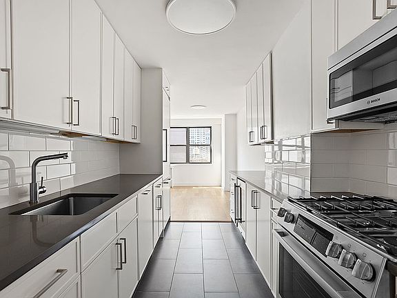 2nd image of 201 E 28th St #14K