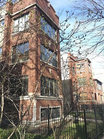 1st image of 2714 W Leland Ave APT 3