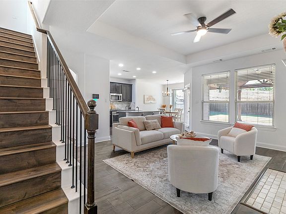 4th image of 269 Flower Ridge Dr