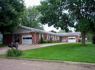 425 S Douglas Ct, Whitewater, WI 53190