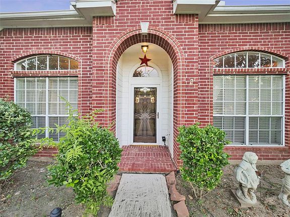 2nd image of 2719 Woodcreek Ln