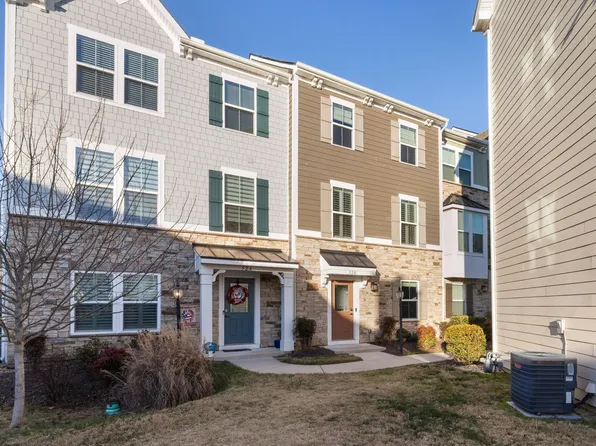 520 Clara Ln, Virginia Beach, VA 23451