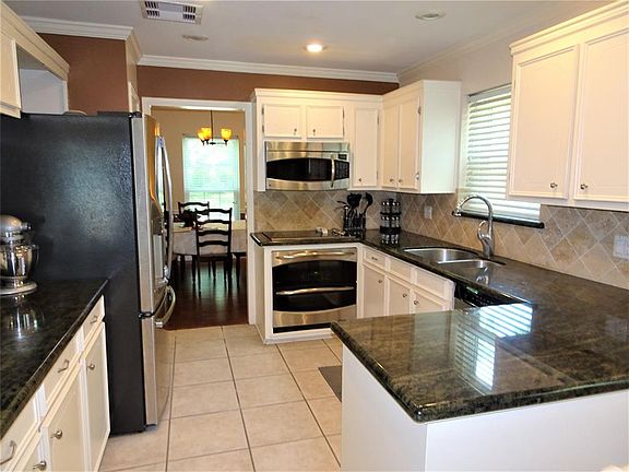 3rd image of 1814 Antigua Ln
