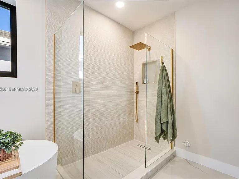 701 SW 17th St — Photo 55