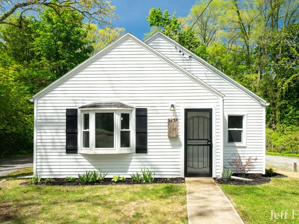 3637 Colonial Ave NE, Grand Rapids, MI 49525