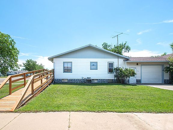 North Side-Ramp/Garage