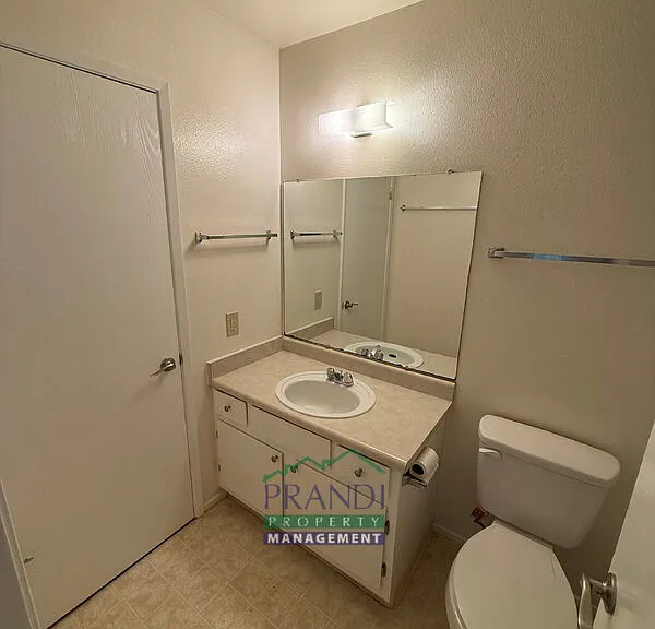 1591 Merritt Dr — Photo 9