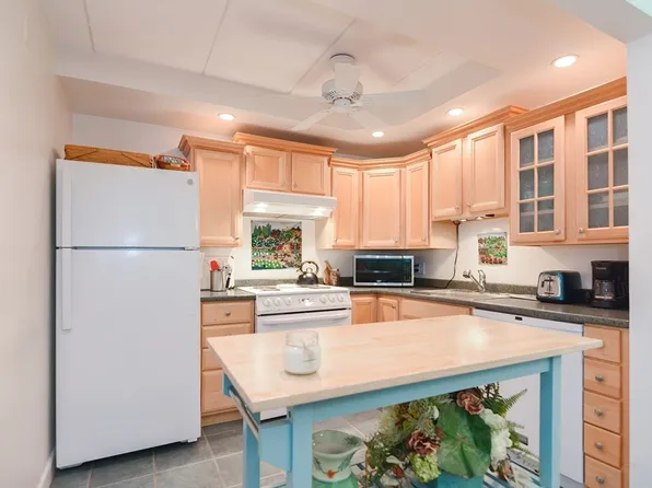 155 Milk St APT 16, Westborough, MA 01581
