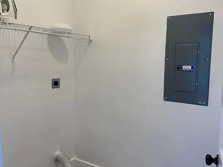 1089 Garnet Dr — Photo 8