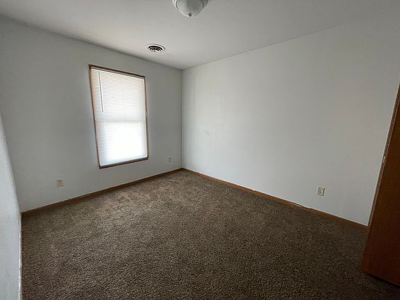 4th image of 360 Stone Dr #B