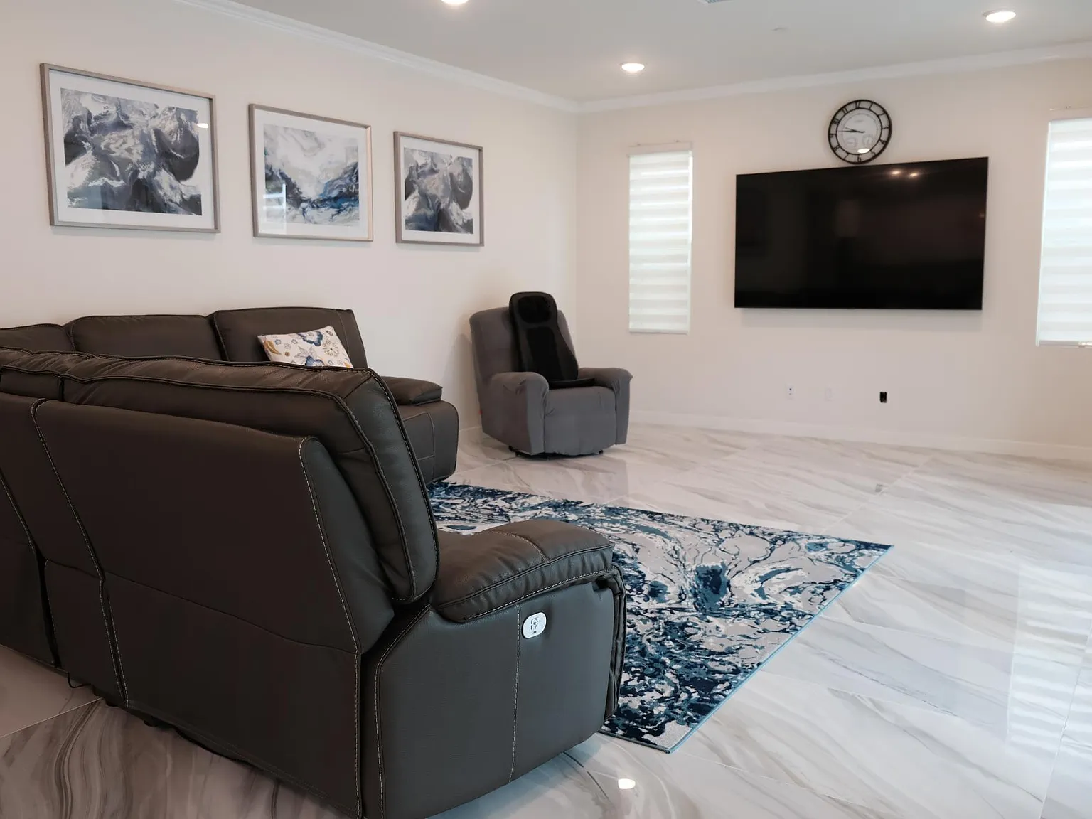5 bed, 2674 sqft, $4,390 — Photo 3