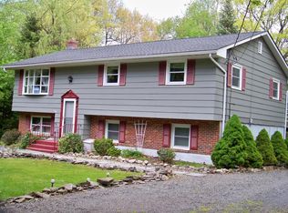 3234 Willow Grove Rd, Pocono Summit, PA 18346
