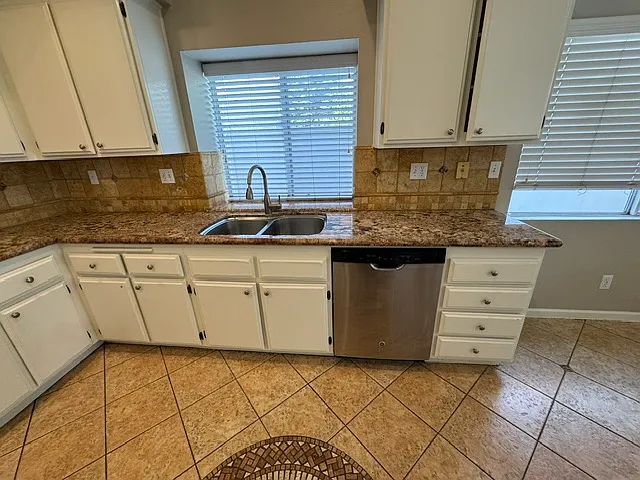 7878 Pineridge Ct — Photo 11
